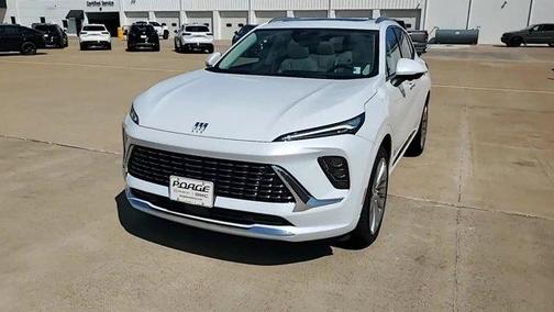 White Tri-Coat 2026 Buick Envision Avenir