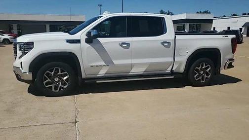 Summit White 2023 GMC Sierra 1500 SLT