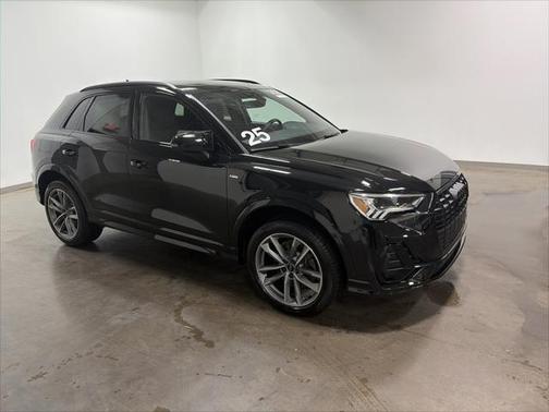 2025 Audi Q3 Premium 45 TFSI S line quattro Tiptronic