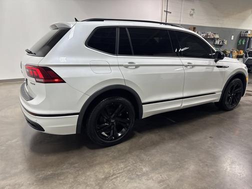 Opal White Pearl Effect 2024 Volkswagen Tiguan 2.0T SE R-Line Black