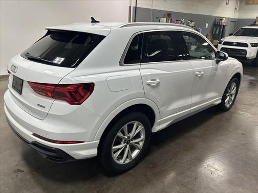 2022 Audi Q3 Premium 45 TFSI S line quattro Tiptronic