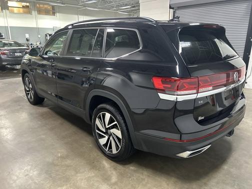 2024 Volkswagen Atlas 2.0T SE