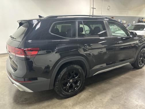 2024 Volkswagen Atlas 2.0T Peak Edition SE w/Technology