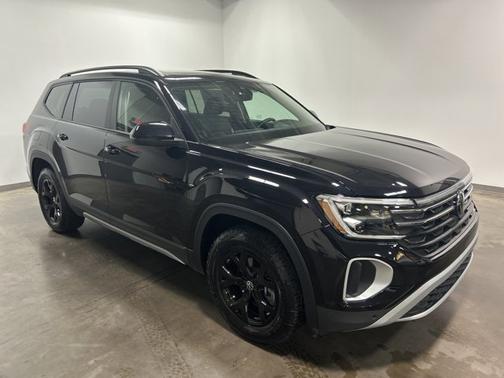 2024 Volkswagen Atlas 2.0T Peak Edition SE w/Technology