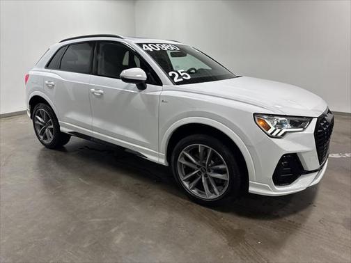 2025 Audi Q3 Premium 45 TFSI S line quattro Tiptronic