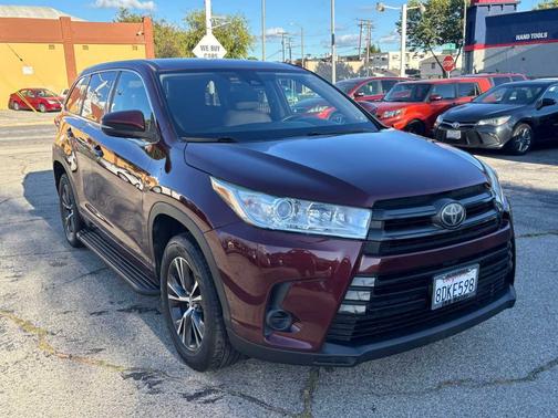 Ooh La La Rouge Mica 2018 Toyota Highlander LE V6 FWD (Natl)