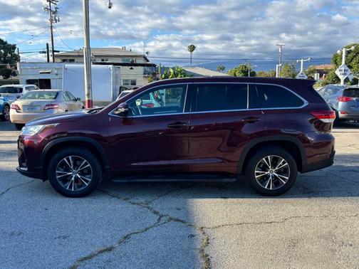 Ooh La La Rouge Mica 2018 Toyota Highlander LE V6 FWD (Natl)