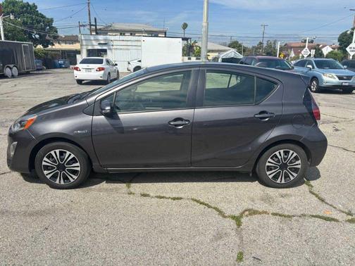 2015 Toyota Prius c 5dr HB Three (Natl)