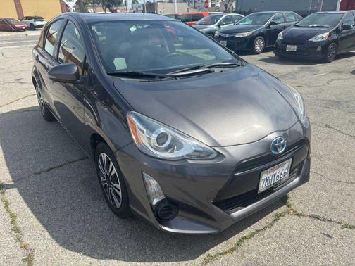 2015 Toyota Prius c 5dr HB Three (Natl)