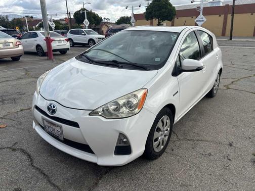 Super White 2012 Toyota Prius c 5dr HB Two (Natl)