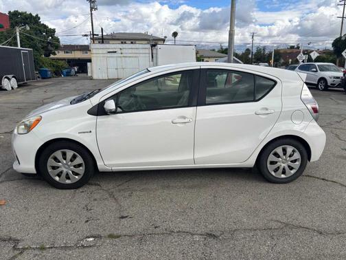 Super White 2012 Toyota Prius c 5dr HB Two (Natl)