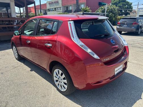 Cayenne Red 2015 Nissan Leaf 4dr HB S