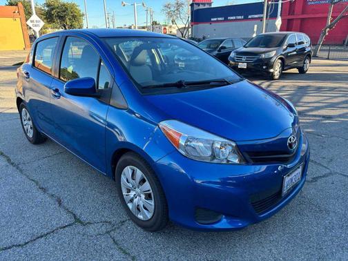 2012 Toyota Yaris LE