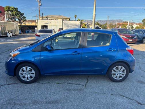 2012 Toyota Yaris LE