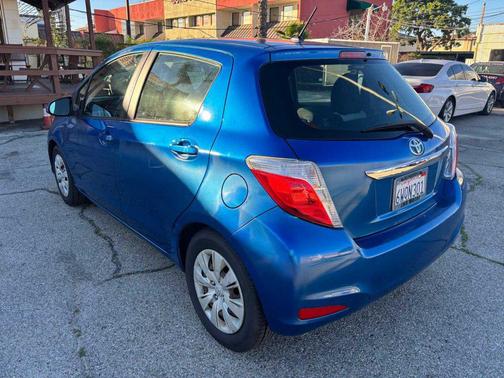 2012 Toyota Yaris LE