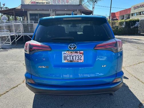 2018 Toyota RAV4 LE FWD (Natl)