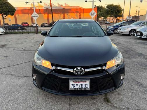 2015 Toyota Camry 4dr Sdn I4 Auto SE (Natl)