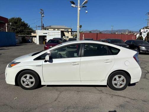 2010 Toyota Prius III