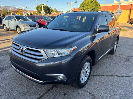 2012 Toyota Highlander SE