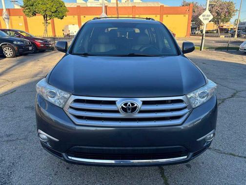 2012 Toyota Highlander SE