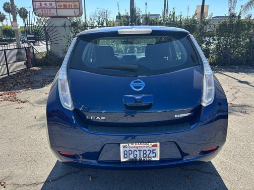Deep Blue Pearl 2017 Nissan Leaf SV Hatchback