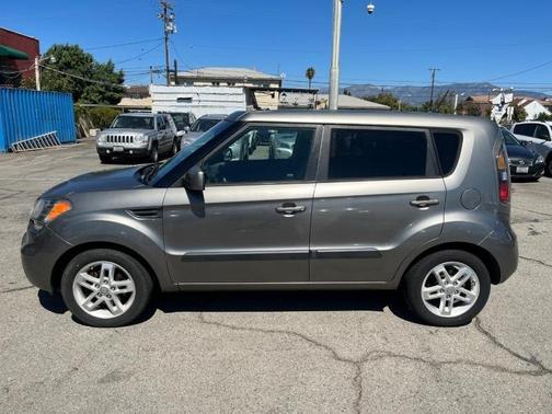 Titanium 2011 Kia Soul 5dr Wgn