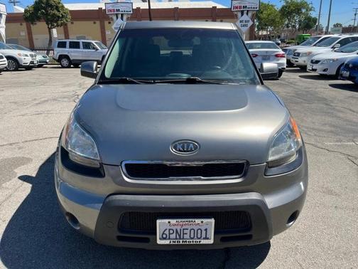 Titanium 2011 Kia Soul 5dr Wgn