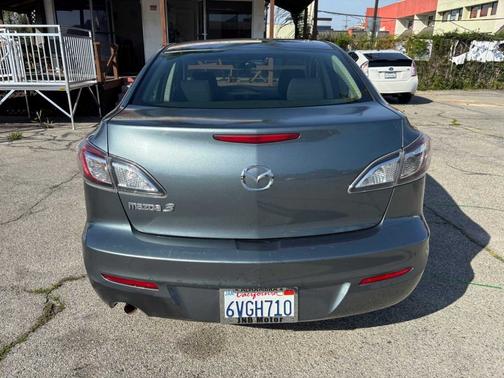 2012 Mazda Mazda3 4dr Sdn Man i Sport