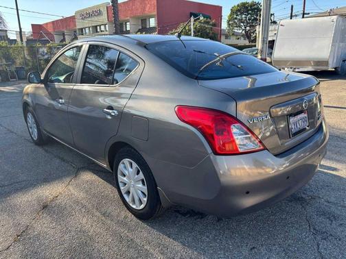 2012 Nissan Versa 1.8 S