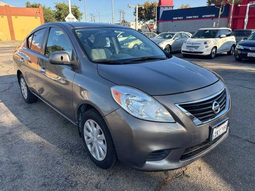 2012 Nissan Versa 1.8 S