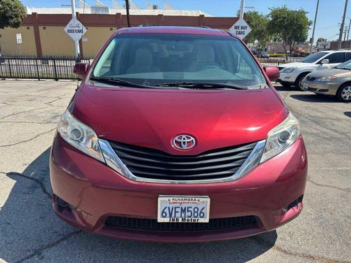 2012 Toyota Sienna LE