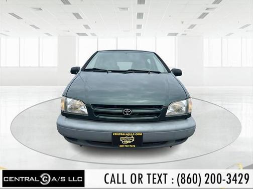 2000 Toyota Sienna LE