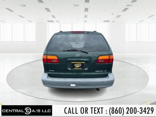 2000 Toyota Sienna LE