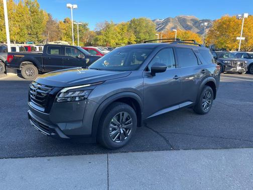 2025 Nissan Pathfinder SV 4WD