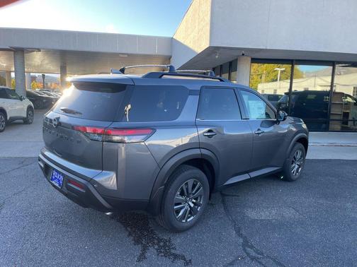 2025 Nissan Pathfinder SV 4WD