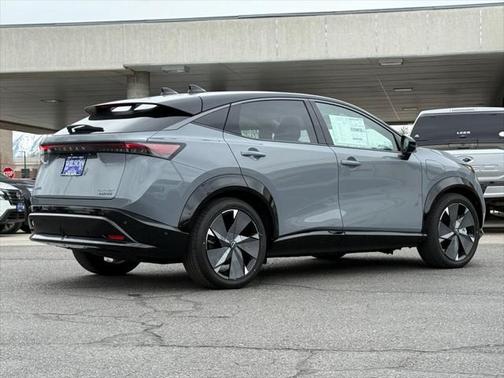 2025 Nissan ARIYA PLATINUM+