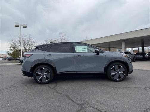 2025 Nissan ARIYA PLATINUM+