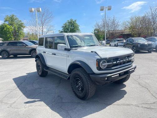 Avalanche Gray 2026 Ford Bronco Outer Banks