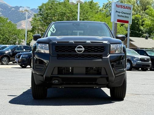 2025 Nissan Frontier S