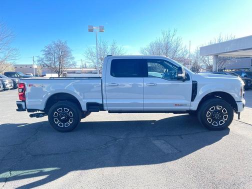 Avalanche 2026 Ford F-350 Platinum