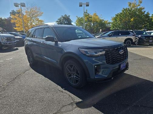 2025 Ford Explorer ST-Line