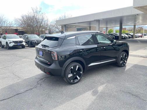 Super Black 2026 Nissan Kicks SR