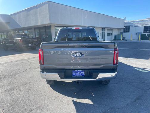 Carbonized Gray Metallic 2026 Ford F-150 Lariat