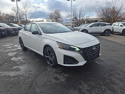 2025 Nissan Altima SR AWD