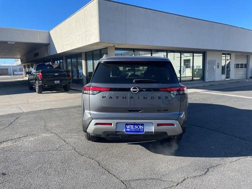 2025 Nissan Pathfinder SL 4WD