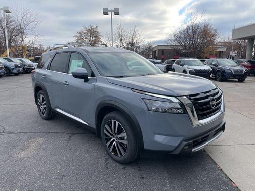 2025 Nissan Pathfinder Platinum 4WD