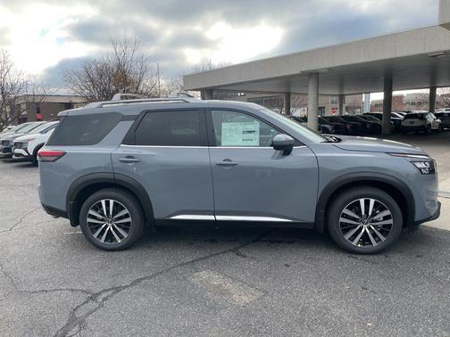 2025 Nissan Pathfinder Platinum 4WD