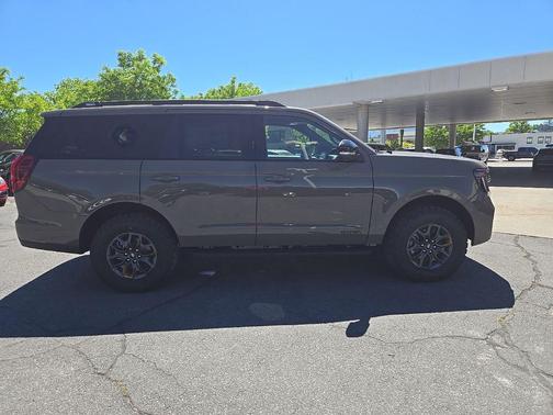 Marsh Gray 2026 Ford Expedition Tremor