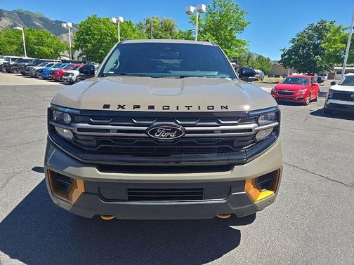 Marsh Gray 2026 Ford Expedition Tremor