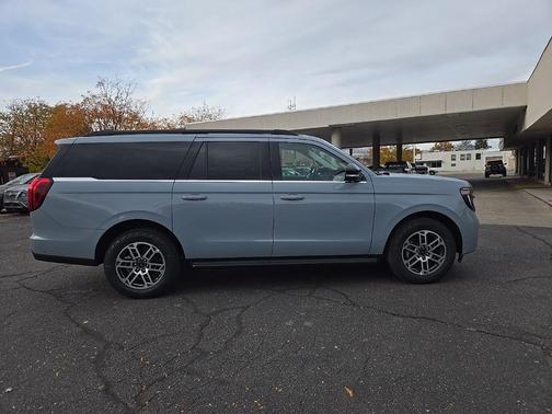 2025 Ford Expedition Max Active 4x4